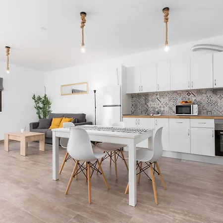 Home2book Cozy Casa Papa, Bright Terrace & Bbq Holiday home